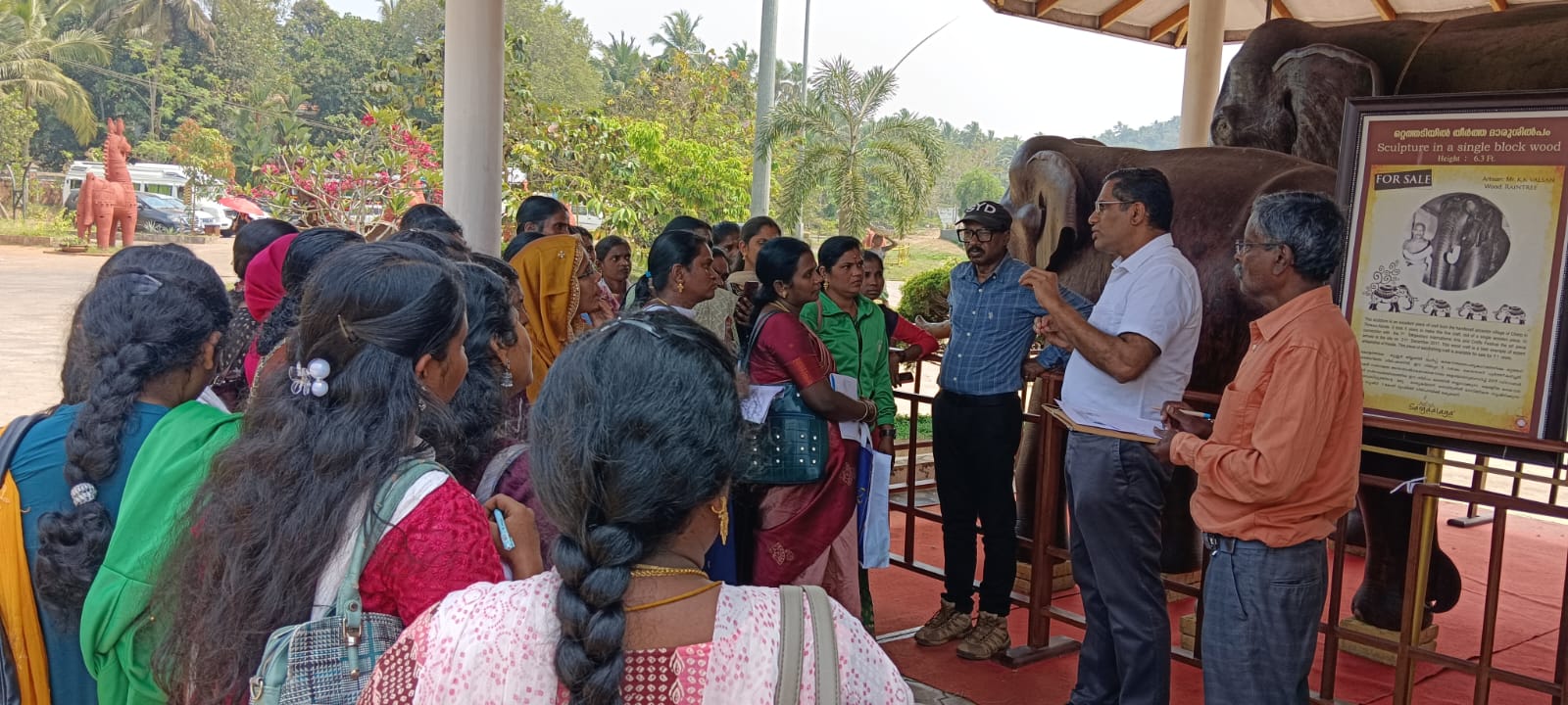 Senior Official of Sargaalaya Kerala Arts & Crafts interacted with trainees
